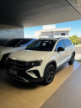 VOLKSWAGEN TAOS 1.4 250 TSI TOTAL FLEX COMFORTLINE AUTOMÁTICO